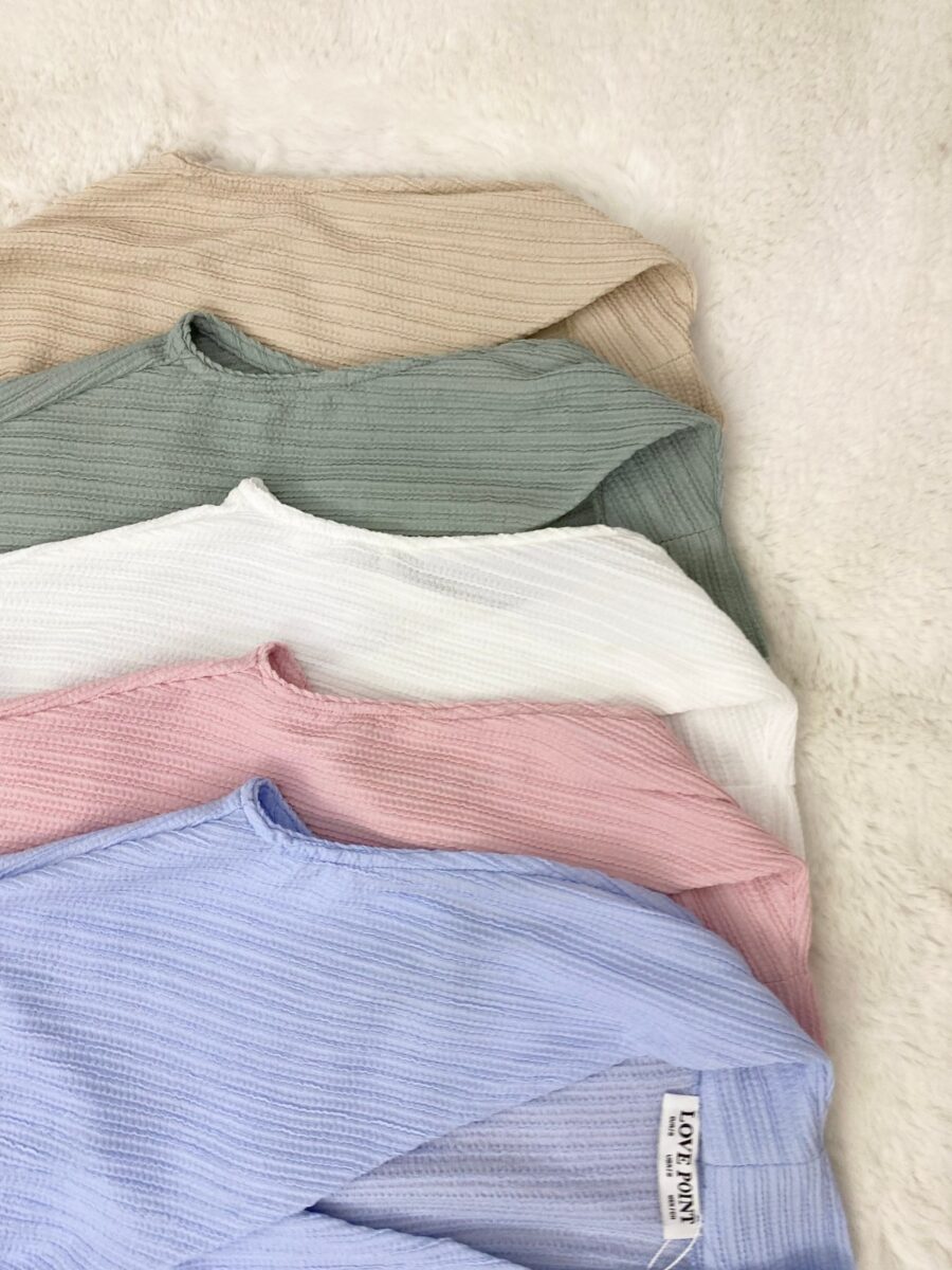 Blusa cruzada con textura